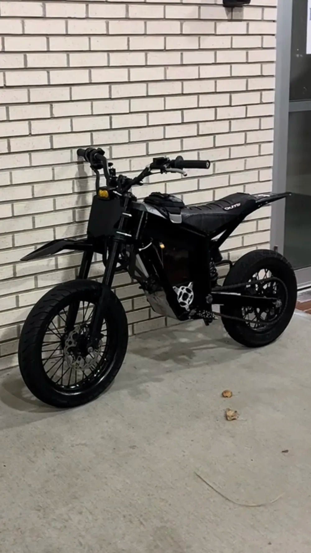 Tuttio Motor Cover